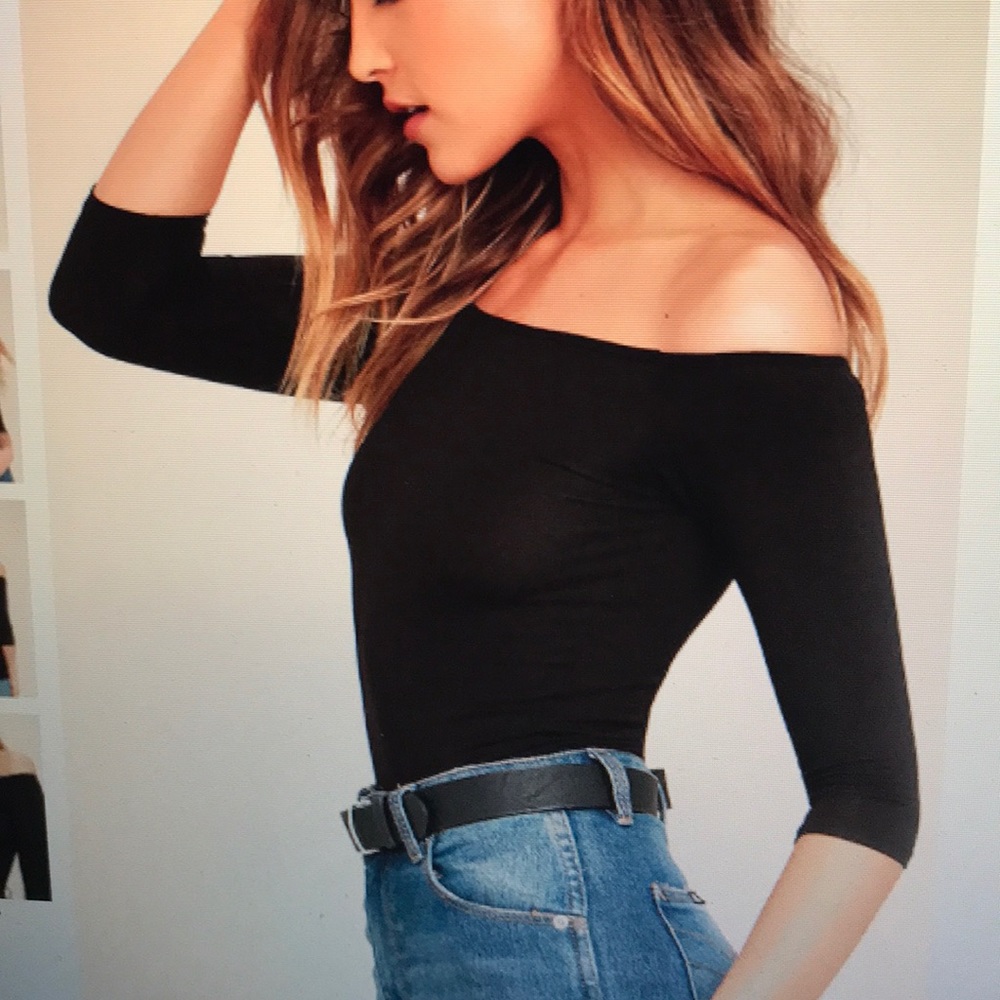 Lulu’s Upstage black off-the-shoulder top